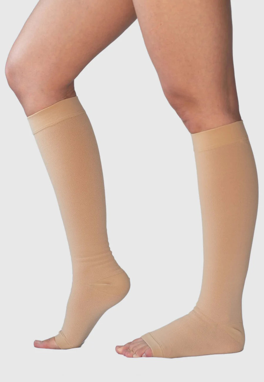 Calcetín de Compresión Graduada 30-40 mmHg | Microfibra | Punta Abierta | Con Calzador