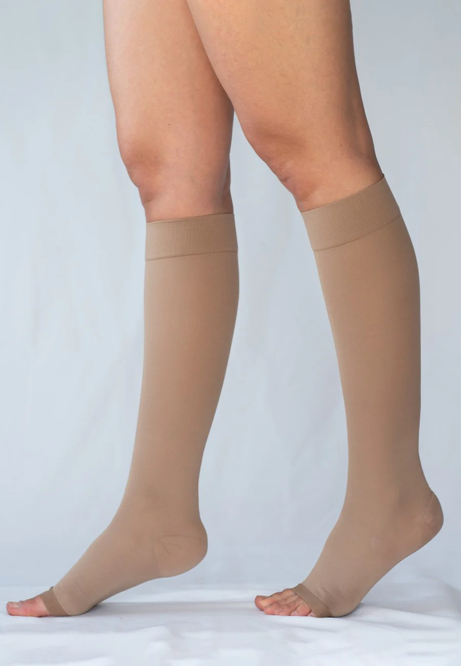Calcetín De Compresión 20-30 mmHg | Varimed 280 DEN | Punta Abierta + Calzador | Rodilla